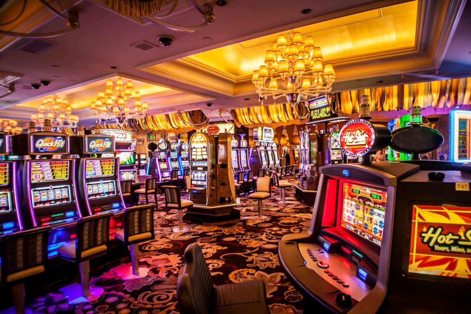 Online Poker Hikayeleri: Deneyimler ve Stratejiler